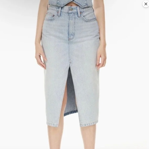 Aritzia Denim Forum The '90s Halle Jean Skirt 15 Yrs Barely There Bleu‎ Size 28 - Picture 1 of 3
